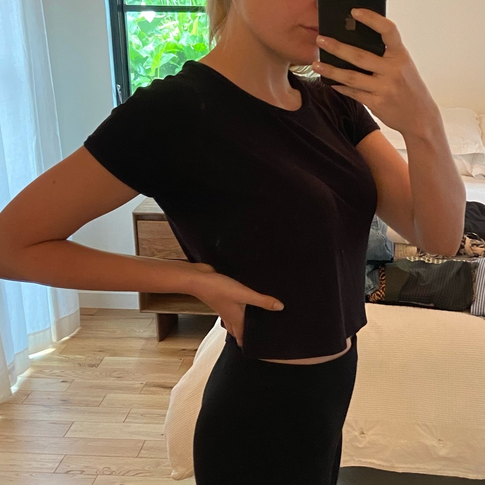 Zara Basic Black Cropped T-Shirt